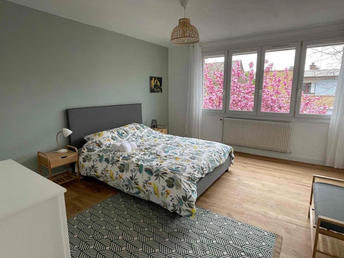 La Chambre Jaune Maison Avec Grande Terrasse Et Garage Prive Villa Лил Екстериор снимка